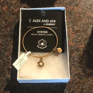 ALEX AND ANI (+) ENERGY OYSTER CHARM BANGLE